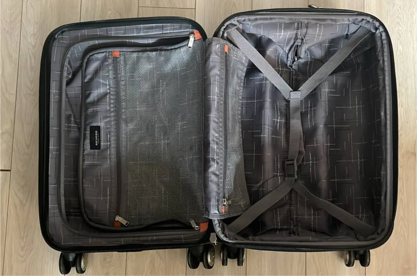 Carry On Suitcase image indicator(9)