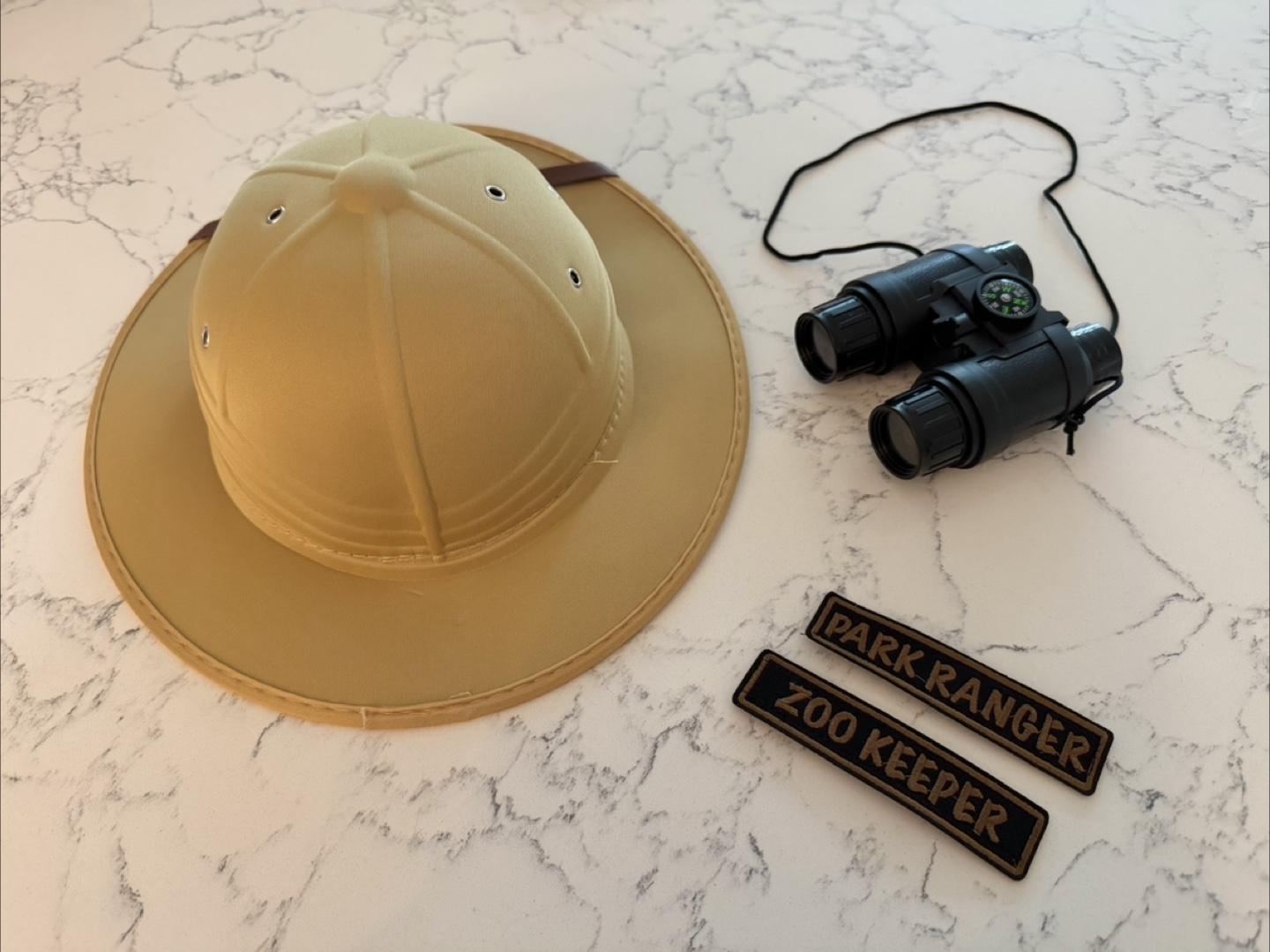 Halloween couples costume - monkey and safari guide - photo 5
