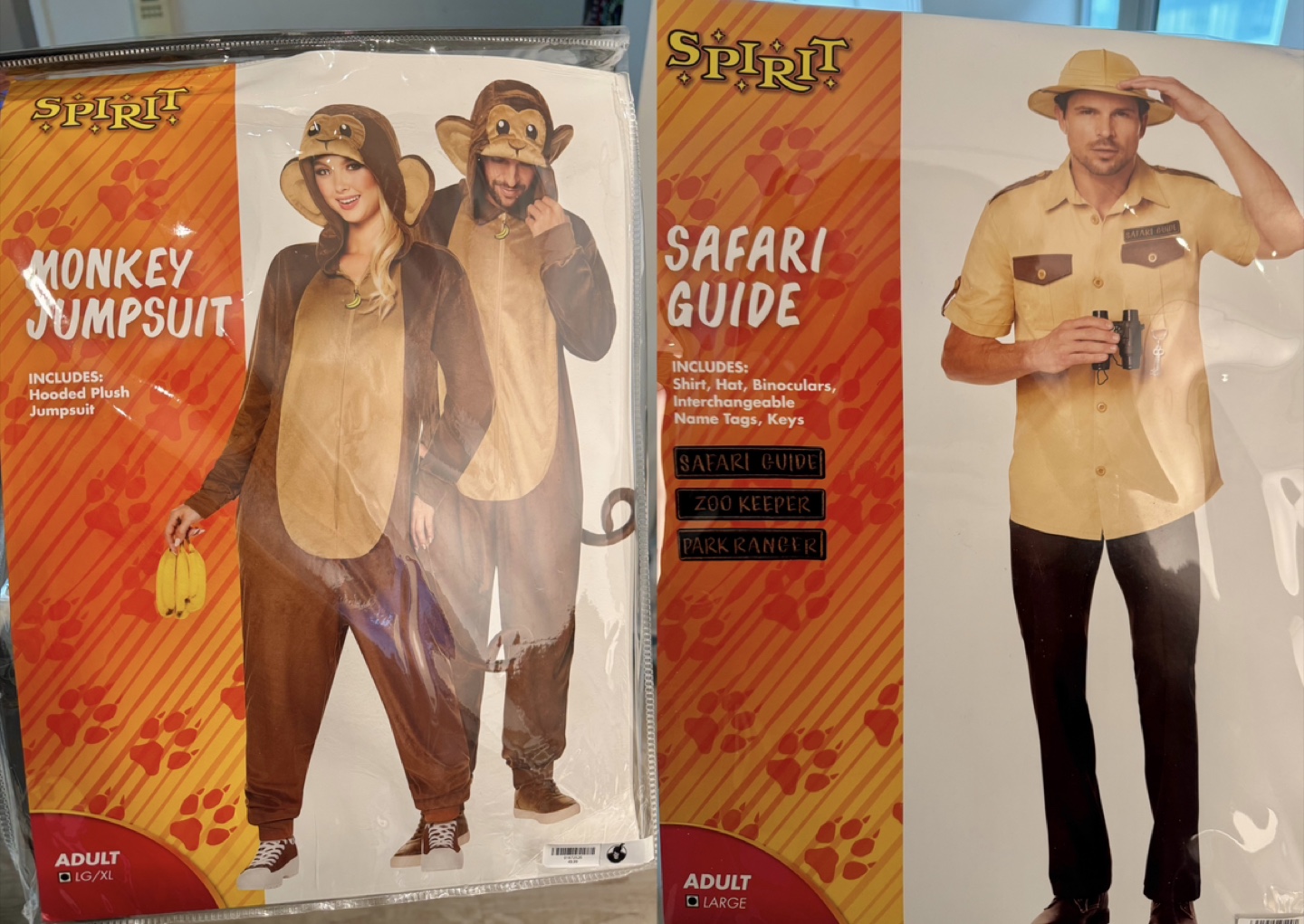 Halloween couples costume - monkey and safari guide