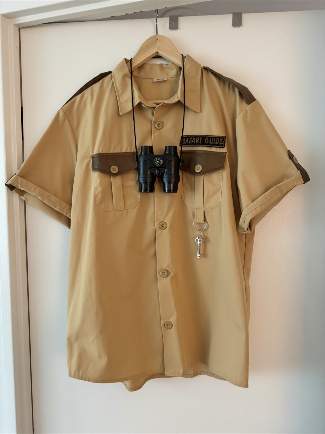 Halloween couples costume - monkey and safari guide - photo 4