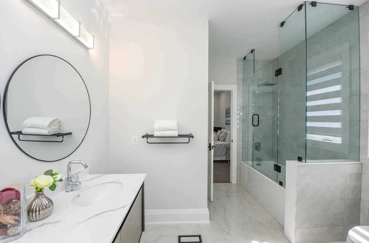 Room for rent image indicator(6)