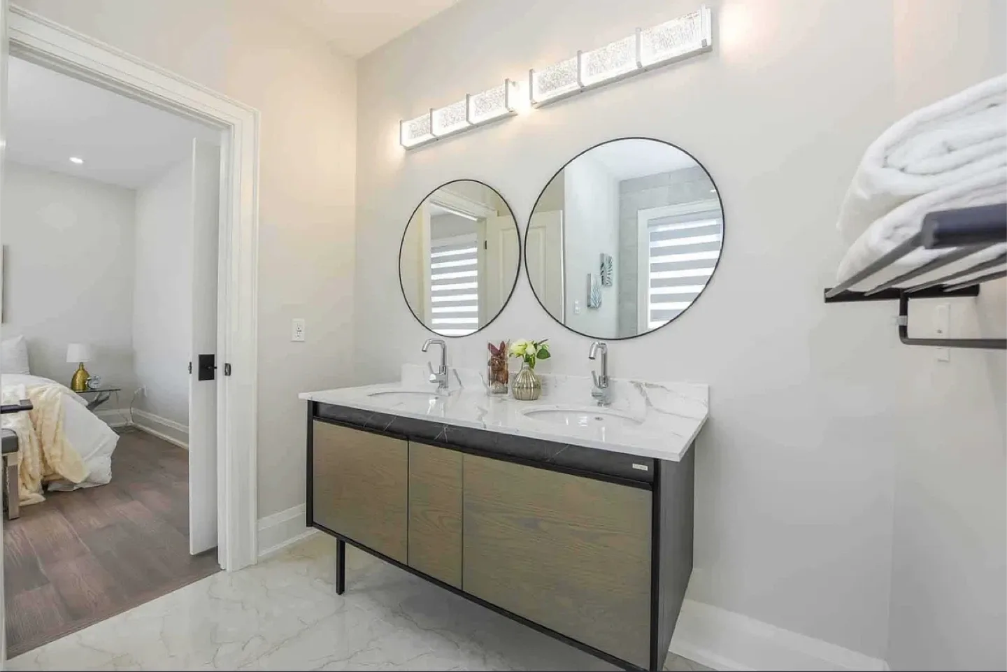 Room for rent image indicator(7)