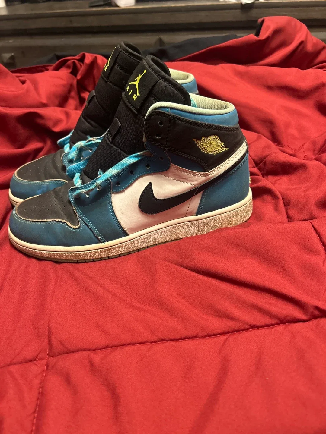 Air Jordan Shoes - Size 6.5 image indicator(3)