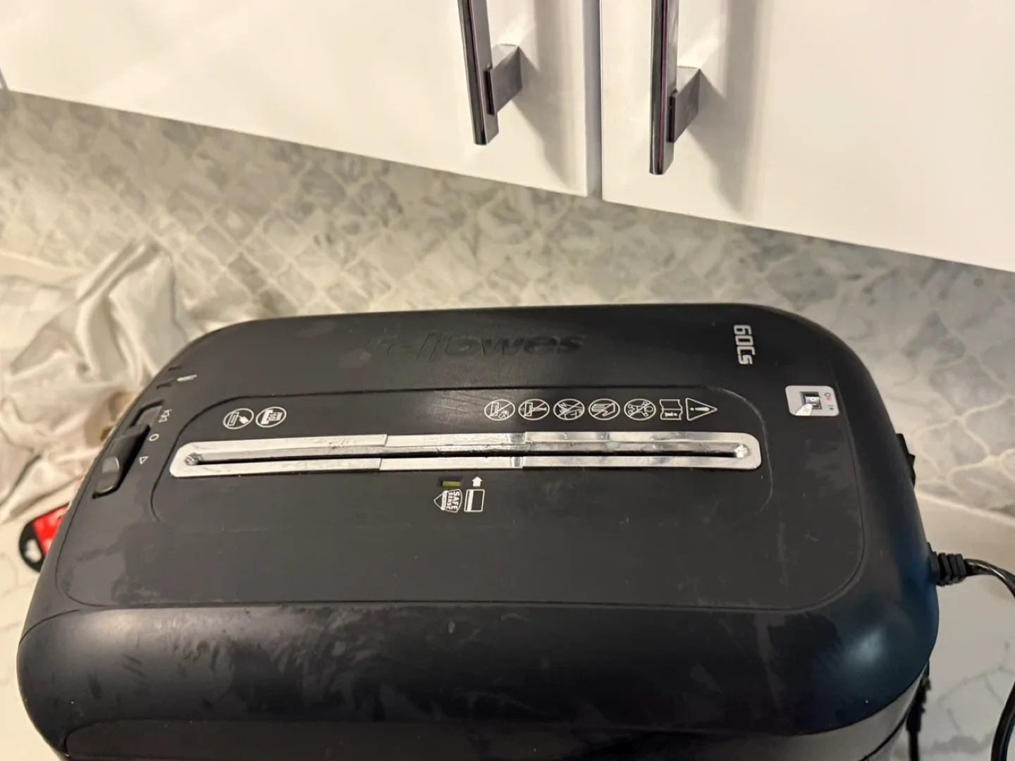 Fellowes 60Cs Paper Shredder image indicator(2)