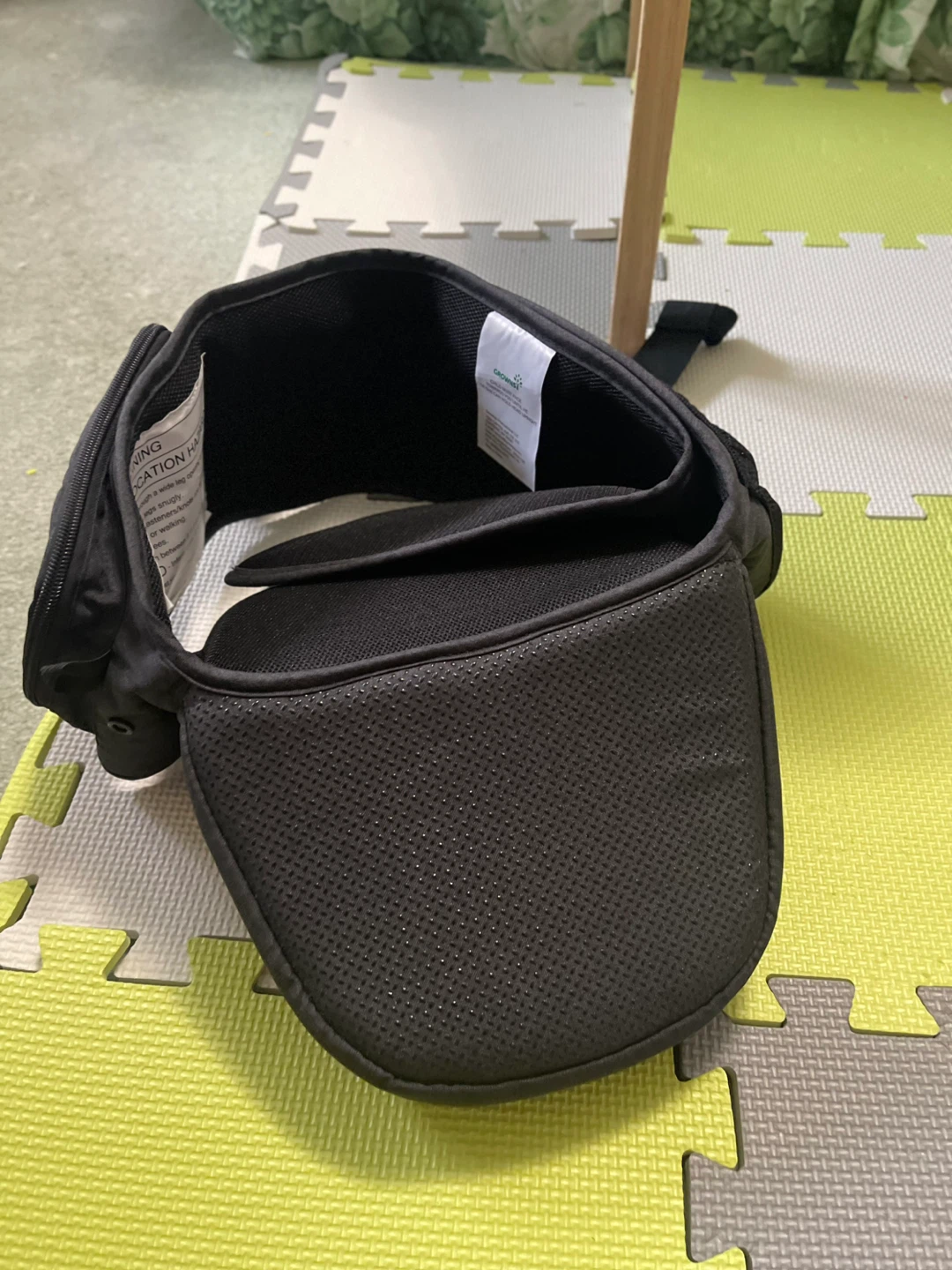 Grownsy Baby Carrier - Like New! - photo 2