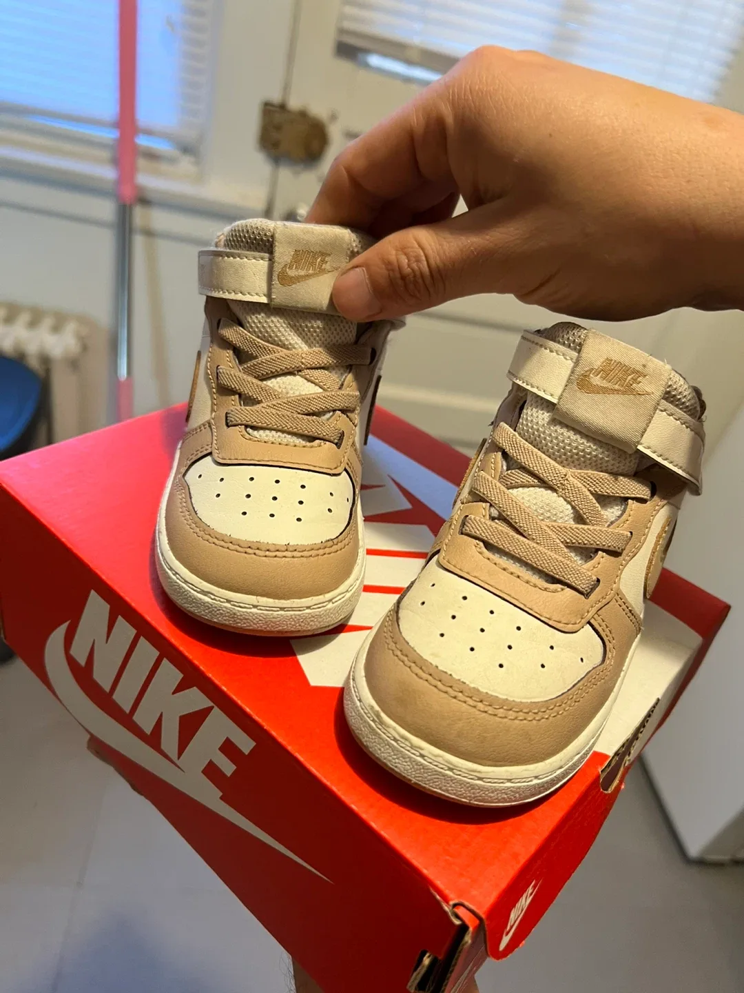 Nike Court Borough Mid 2 (TDV) Size 8c image indicator(3)