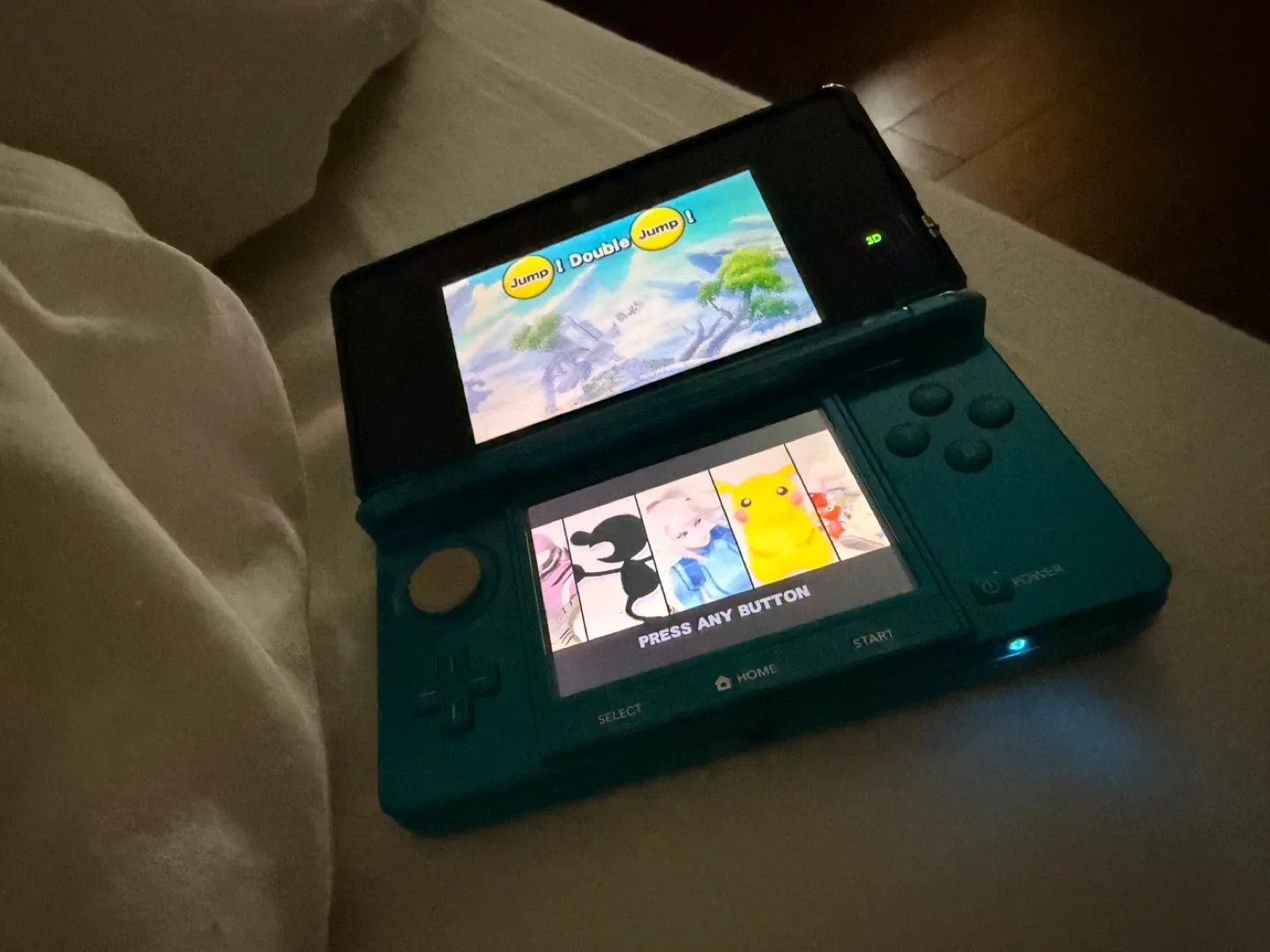 Nintendo 3DS Handheld Console - Blue image indicator(5)