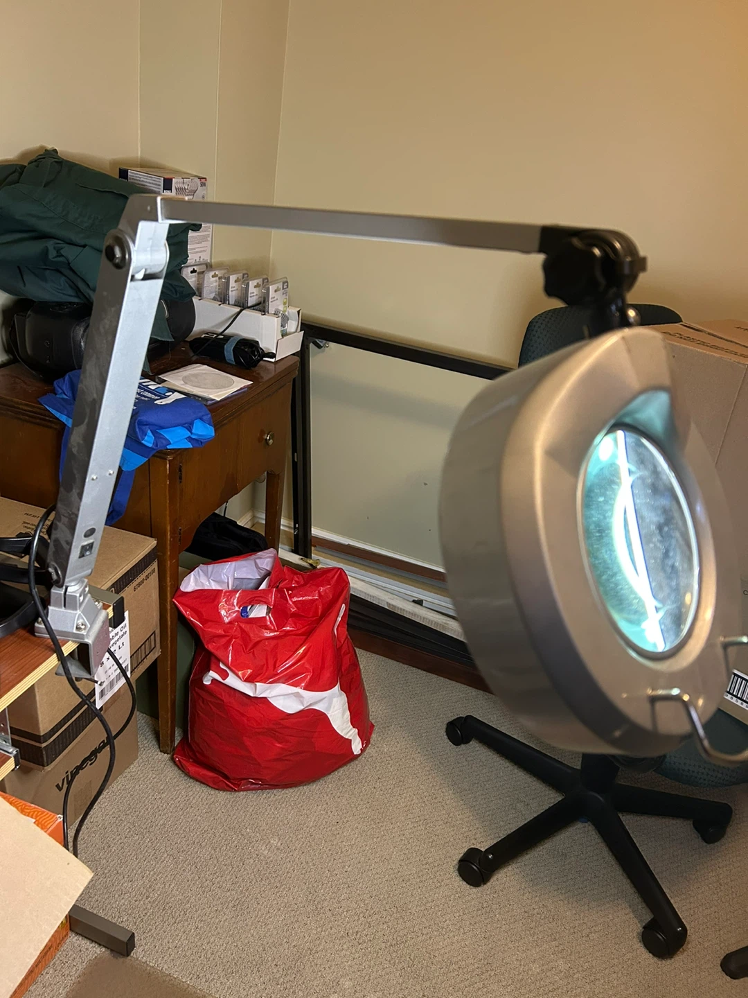 Adjustable LED Magnifying Lamp - photo 2