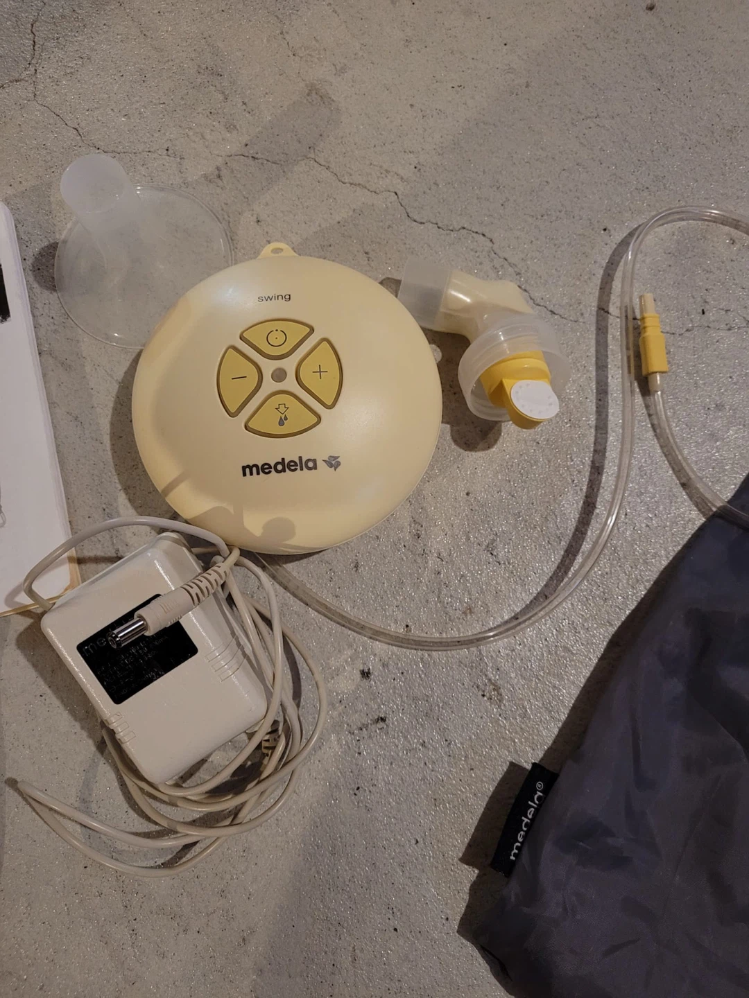 Medela Breast Pump - photo 2