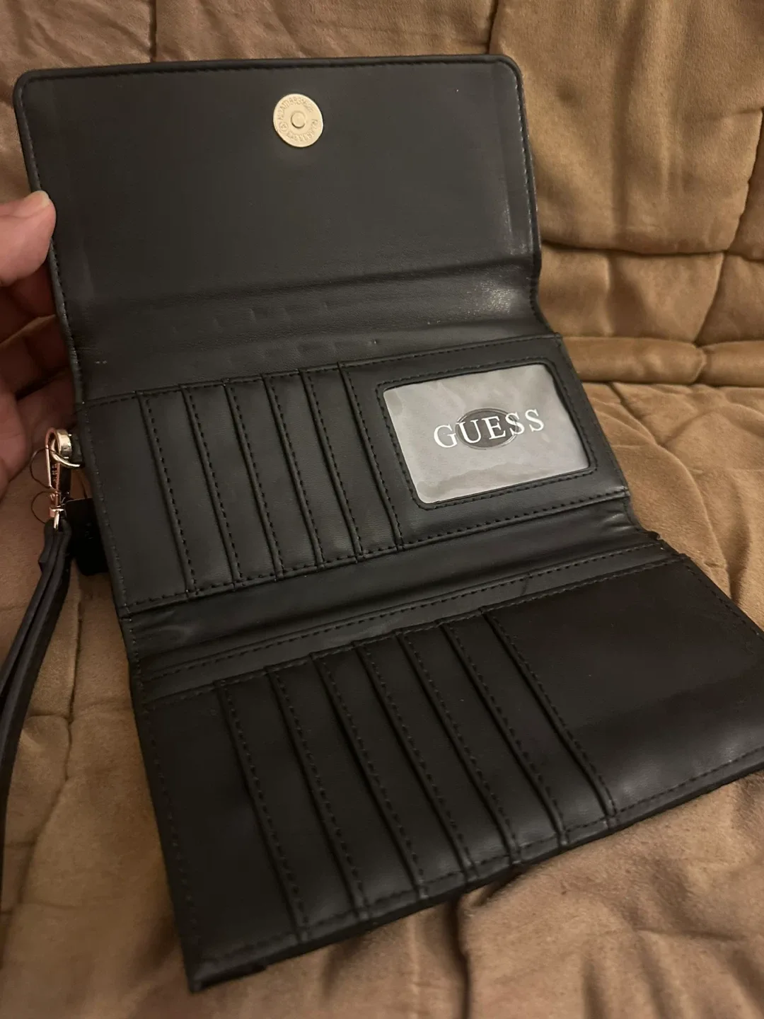 Women’s guess wallet image indicator(3)