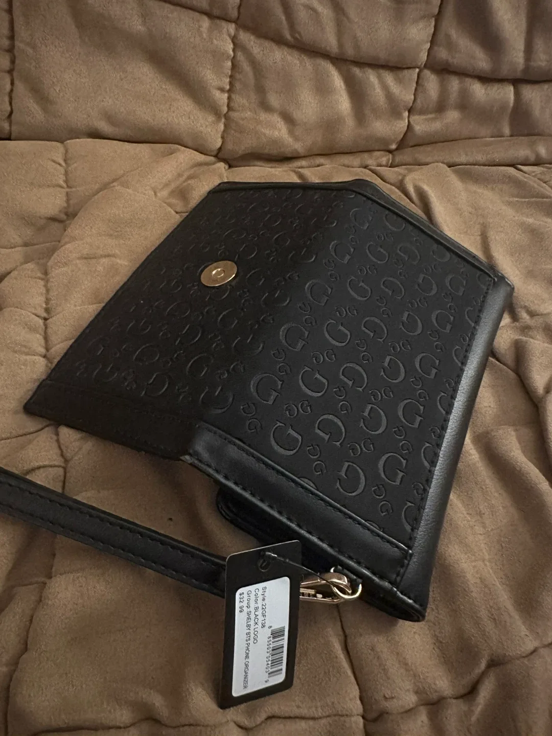 Women’s guess wallet image indicator(2)