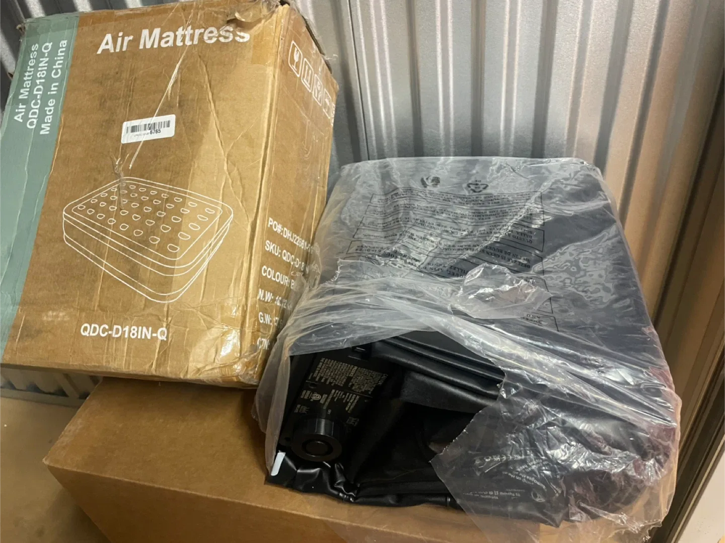 Air Mattress QDC-D18IN-Q - New in Box thumbnail