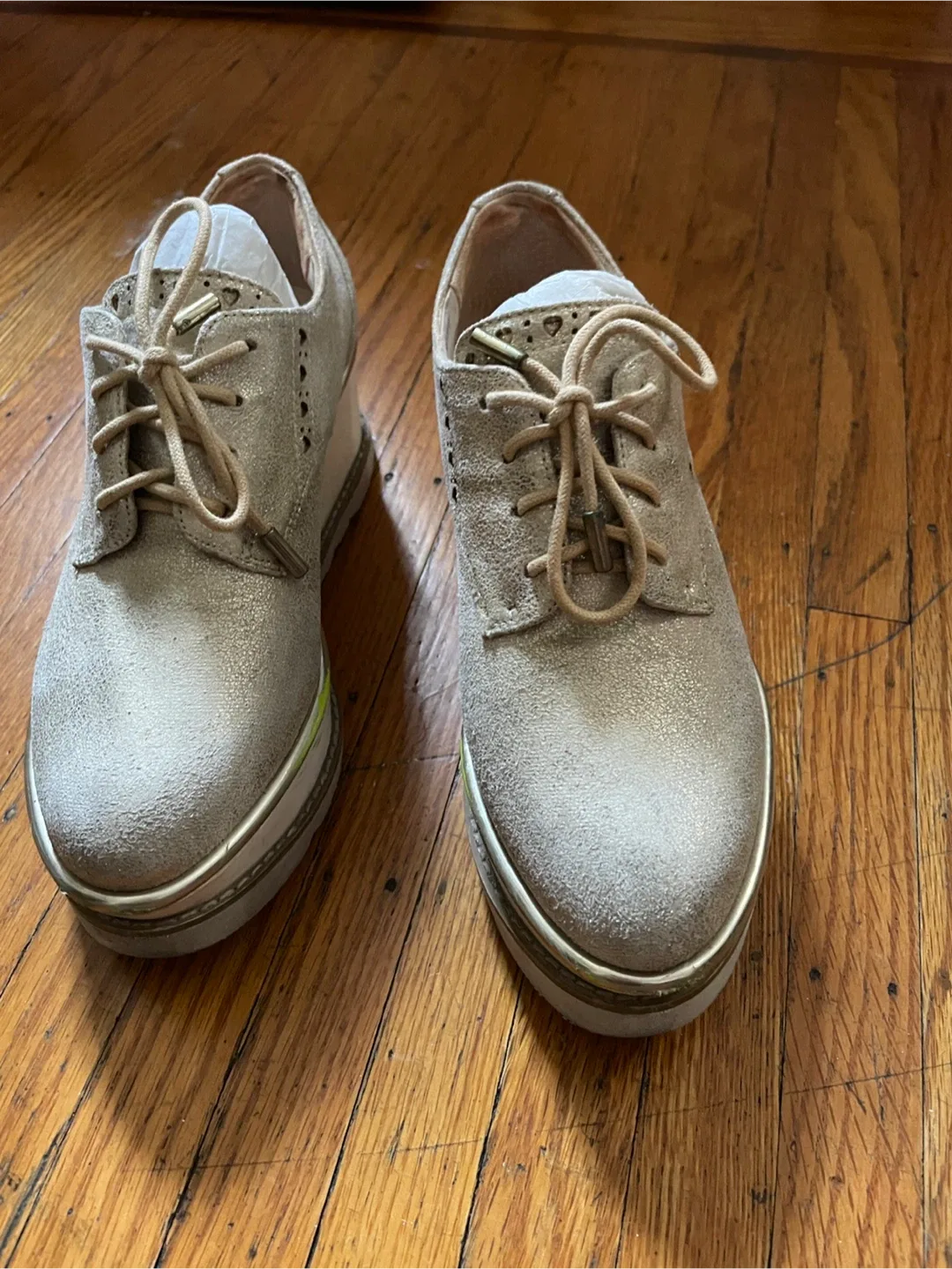 GUESS Shoes image indicator(2)