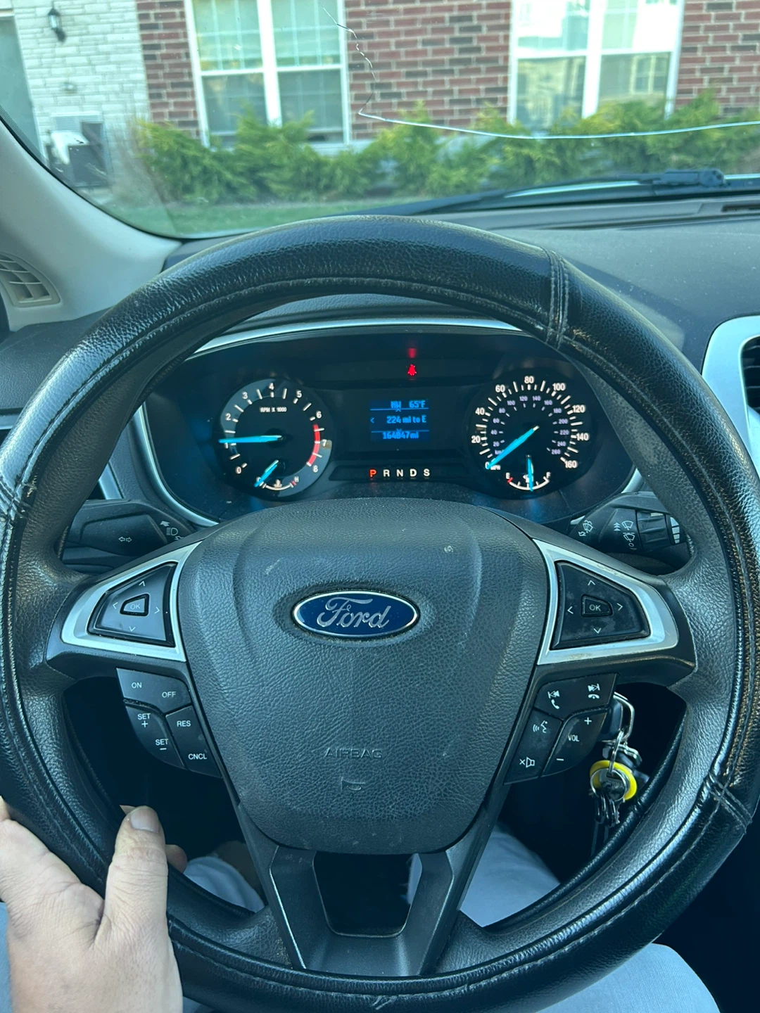 Ford Fusion - White Sedan - photo 5