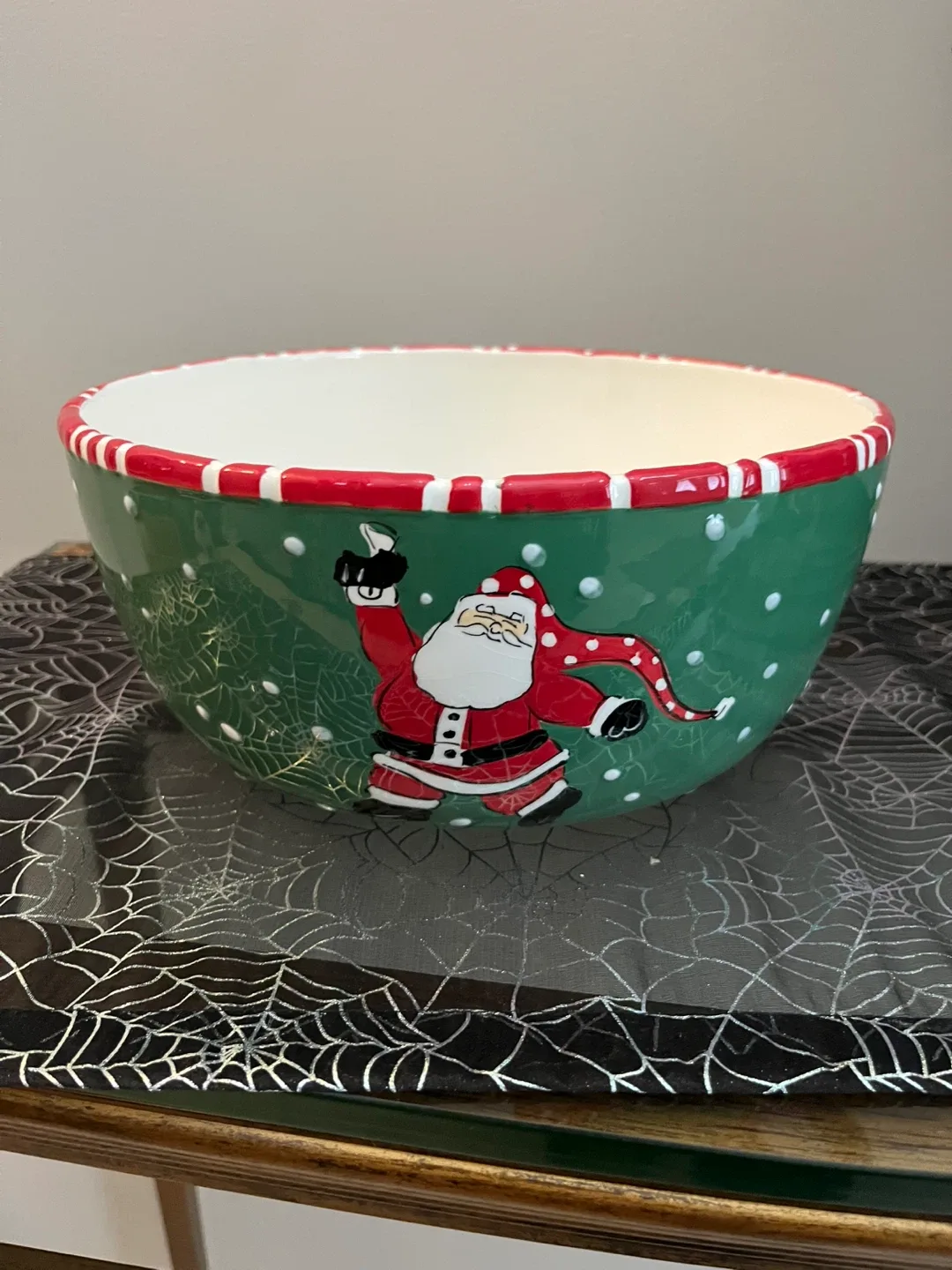 Bella Casa by Ganz Santa Bowl image indicator(2)