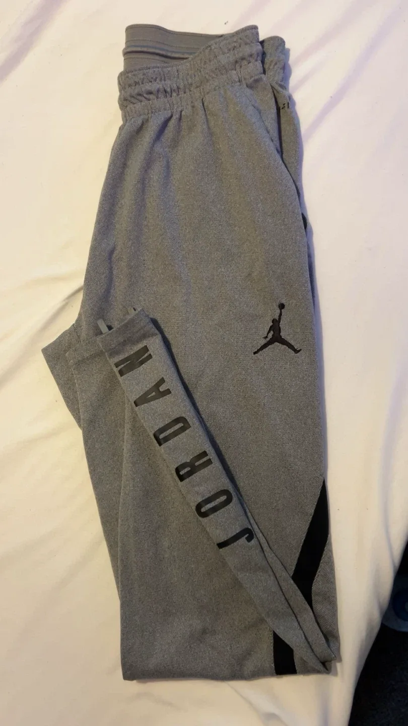 Jordan Grey Jogger Pants - Size M image indicator(2)