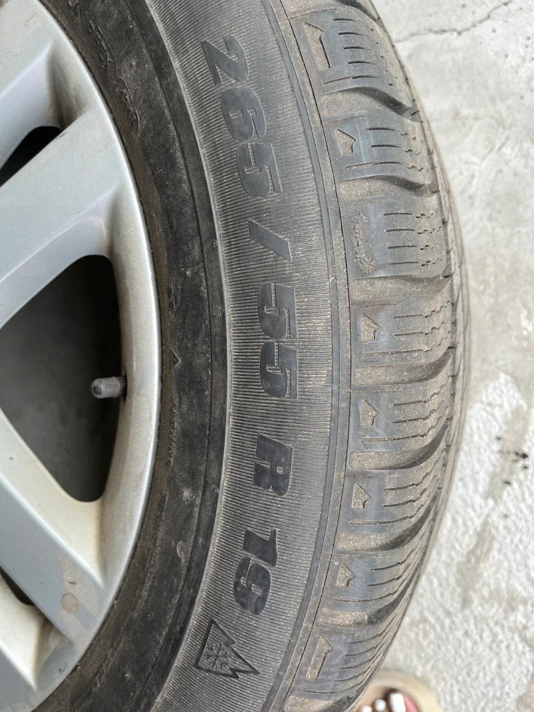 Set of 4 Tires 265/55R19 image indicator(3)