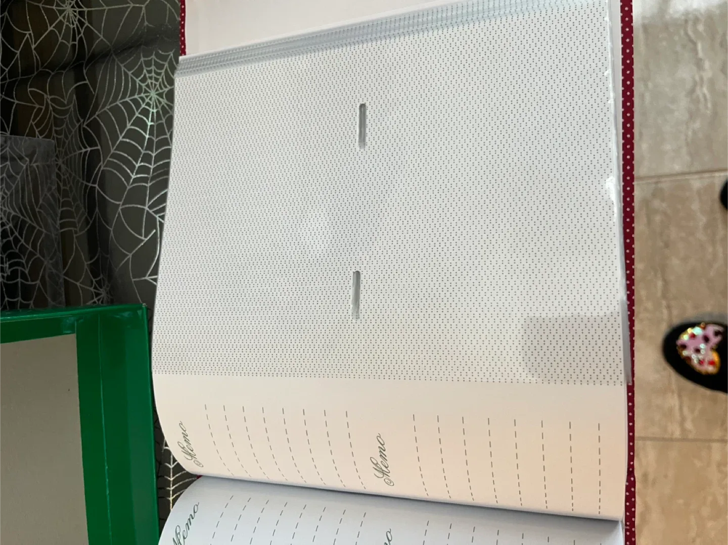 Holiday Album - Holds 200 Photos, 3"x5" or 4"x6" image indicator(6)