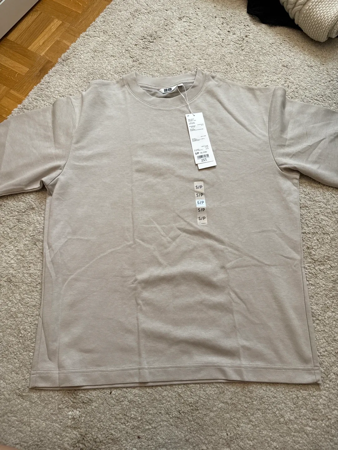 Uniqlo Beige T-Shirt - Size S/P thumbnail