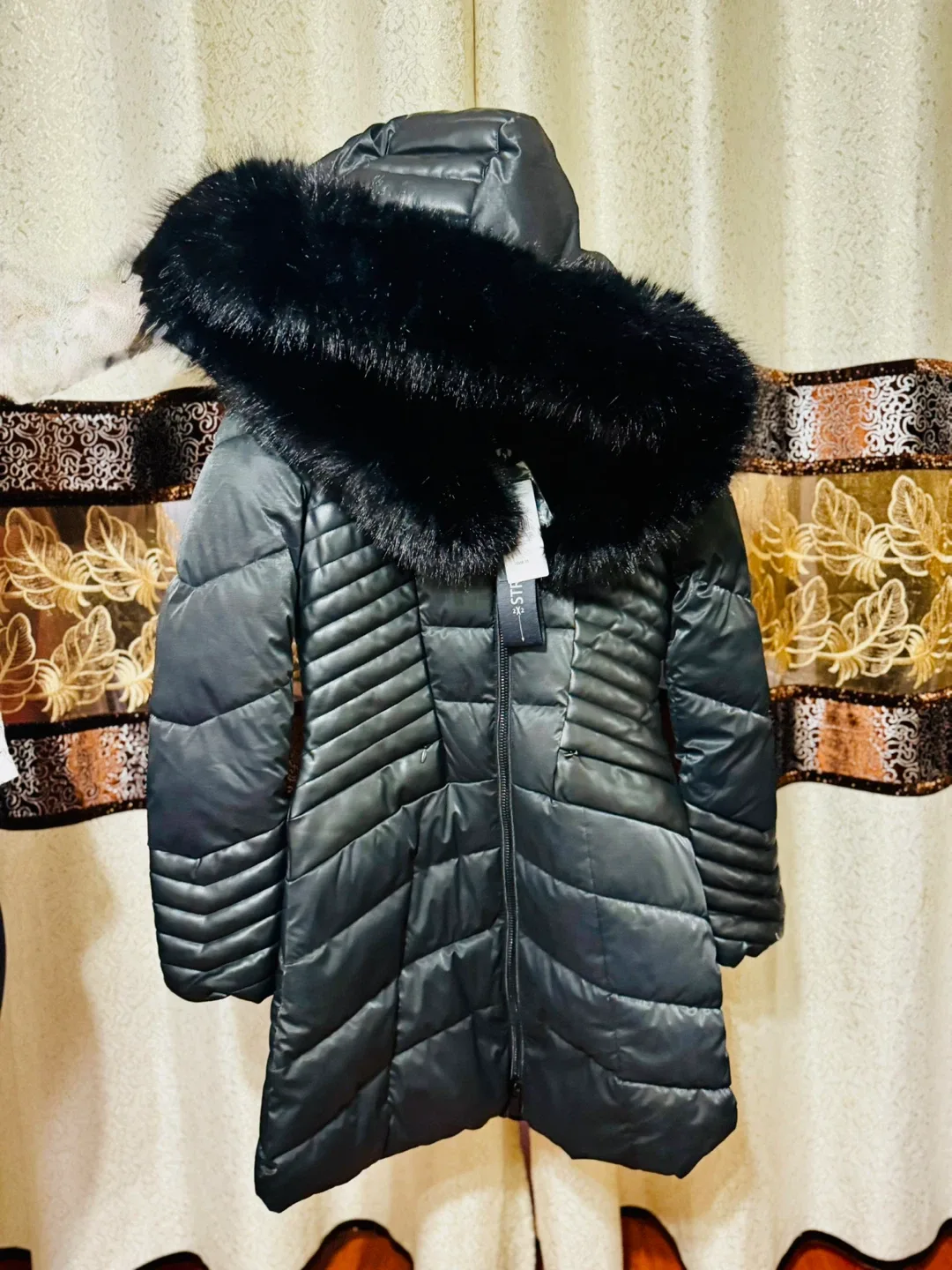 Guess Black Puffer Coat XS image indicator(3)