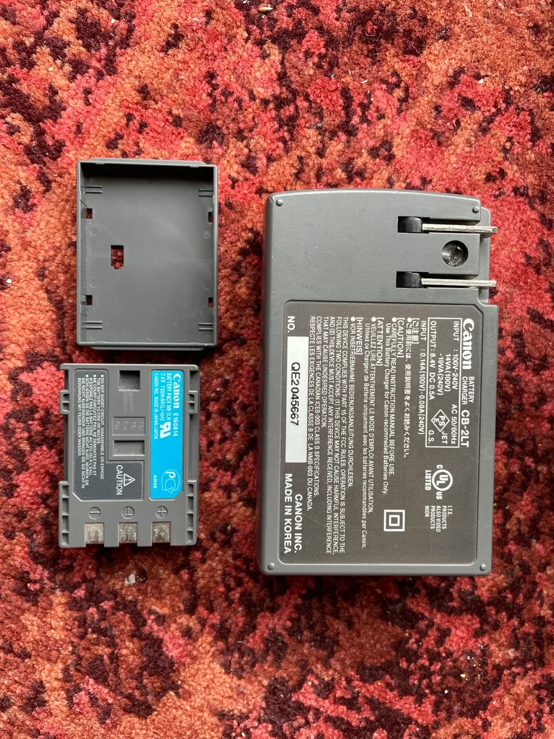 Canon EOS Rebel XT / 350D Digital Camera with Accessories image indicator(3)