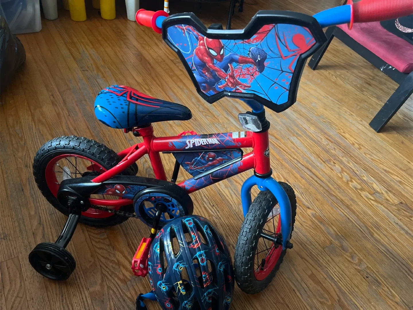 Spiderman Kids' Bike with Helmet image indicator(2)