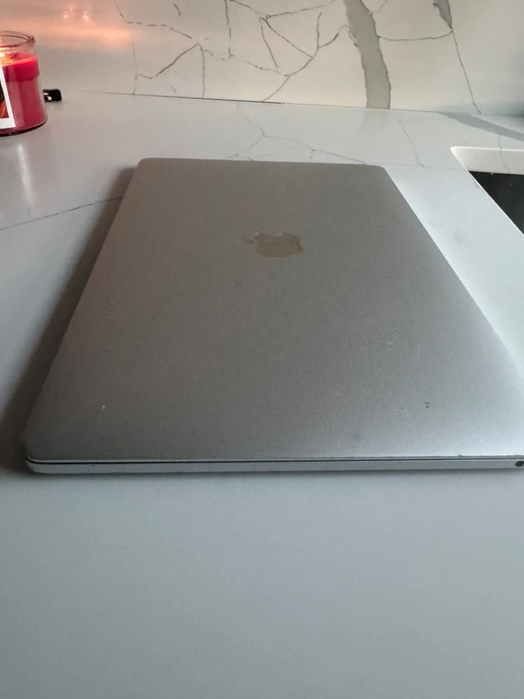 Apple MacBook Air image indicator(2)