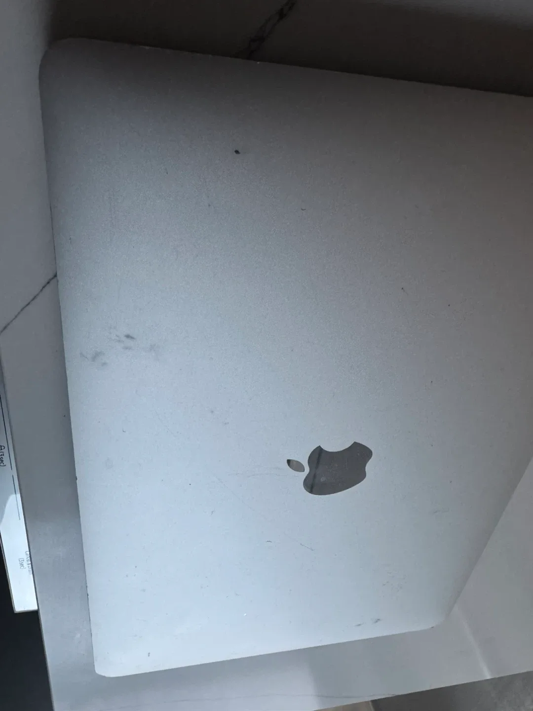 Apple MacBook Air image indicator(4)