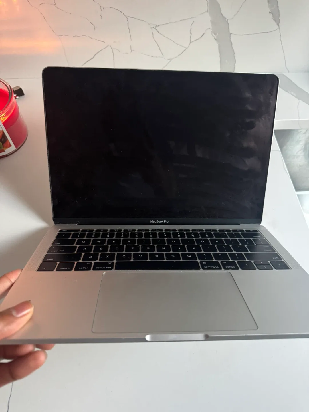 Apple MacBook Air image indicator(8)