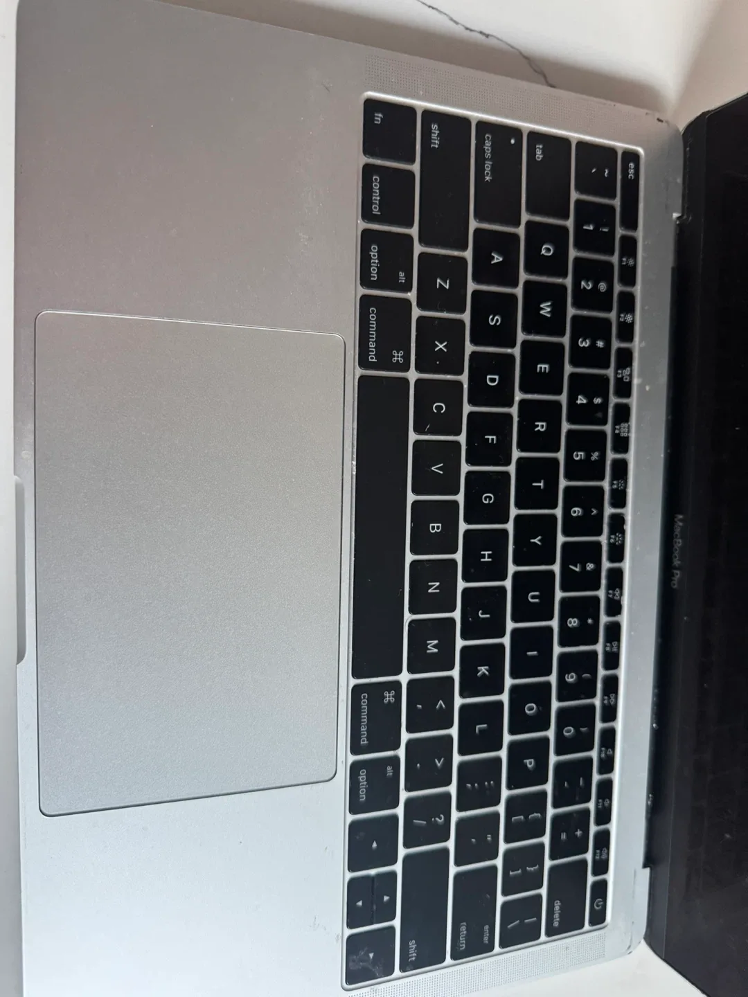 Apple MacBook Air image indicator(9)