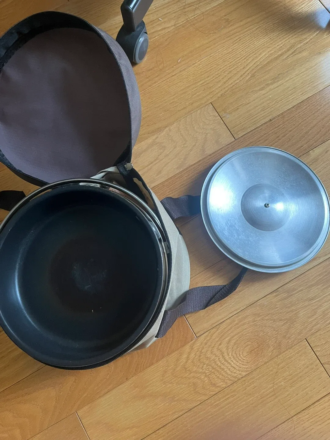 Vaimar Stainless Steel Cookware Set image indicator(2)