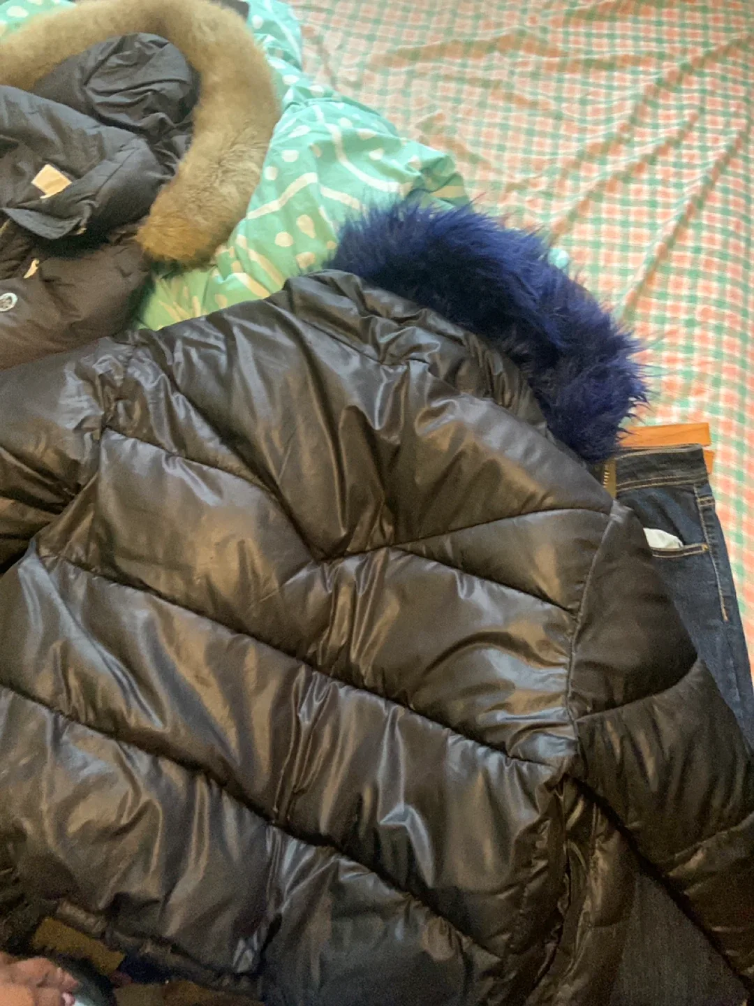 Guess Black Puffer Jacket - Size L image indicator(2)