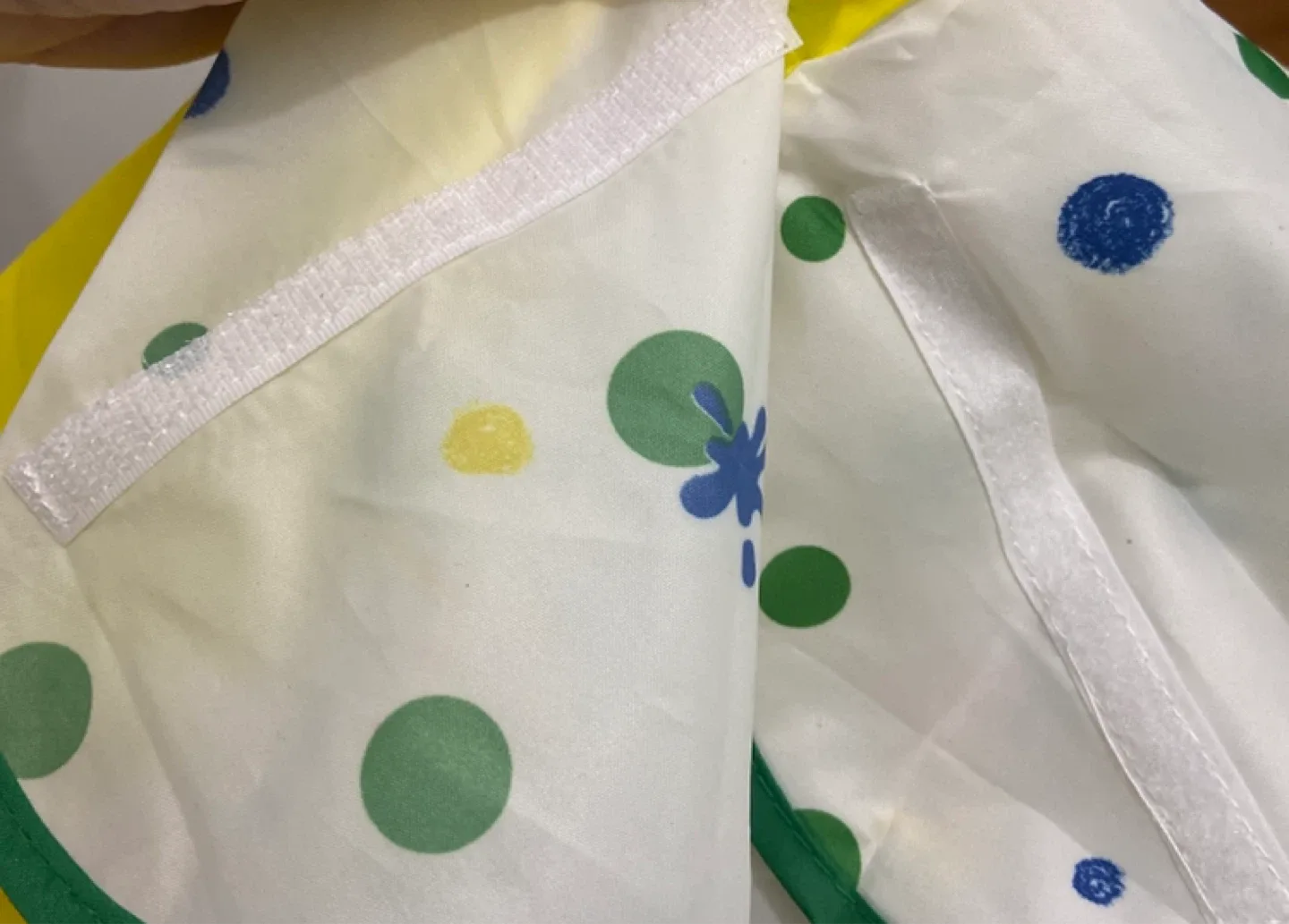 Crayola My First Art Smock & Tripod Grip Crayons image indicator(2)