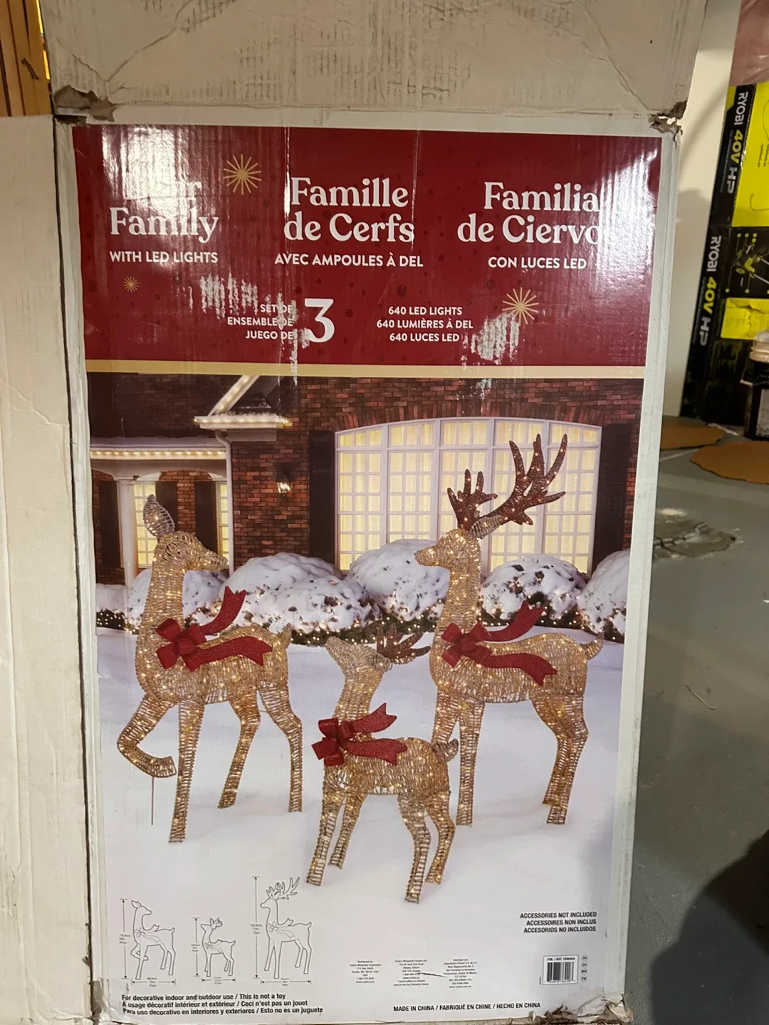 Christmas Family  LED Lighted Reindeer Set image indicator(2)