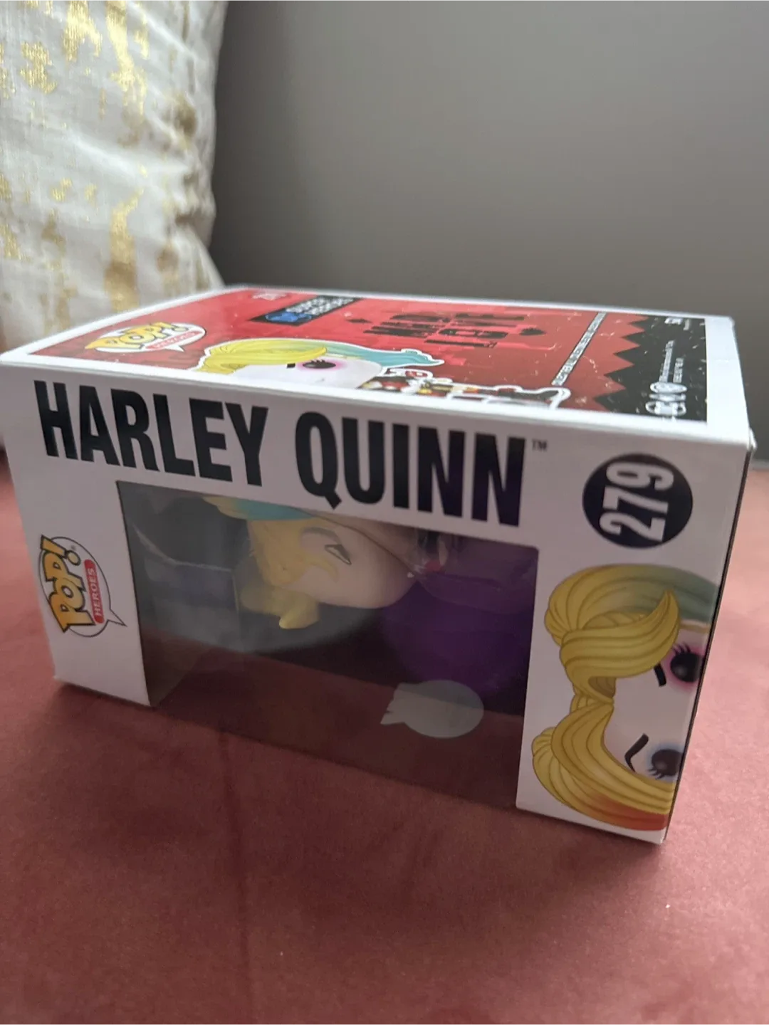 Pop Funko figure Harley Quinn #279 image indicator(2)