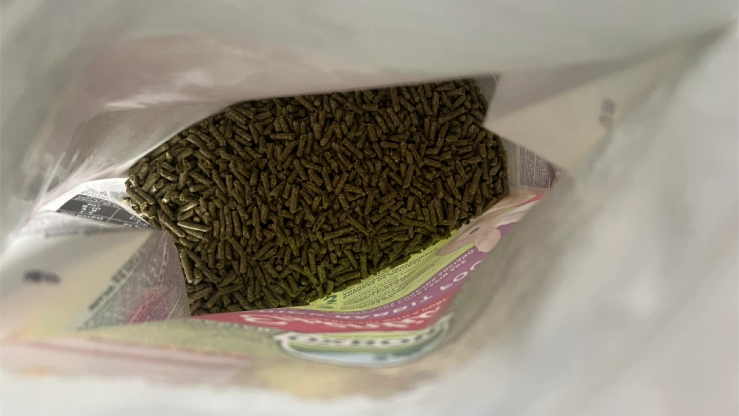 Oxbow Orchard Grass Hay & Senior Rabbit Food (not full) - photo 4