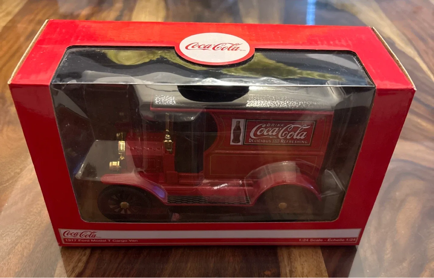 Coca-Cola 1917 Ford Model T Cargo Van - 1:24 Scale