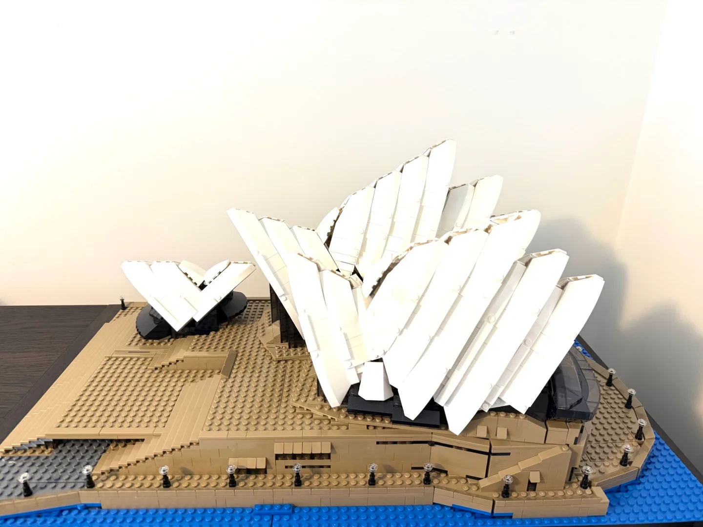 LEGO limited addition Creator 10234 Sydney Opera House image indicator(3)