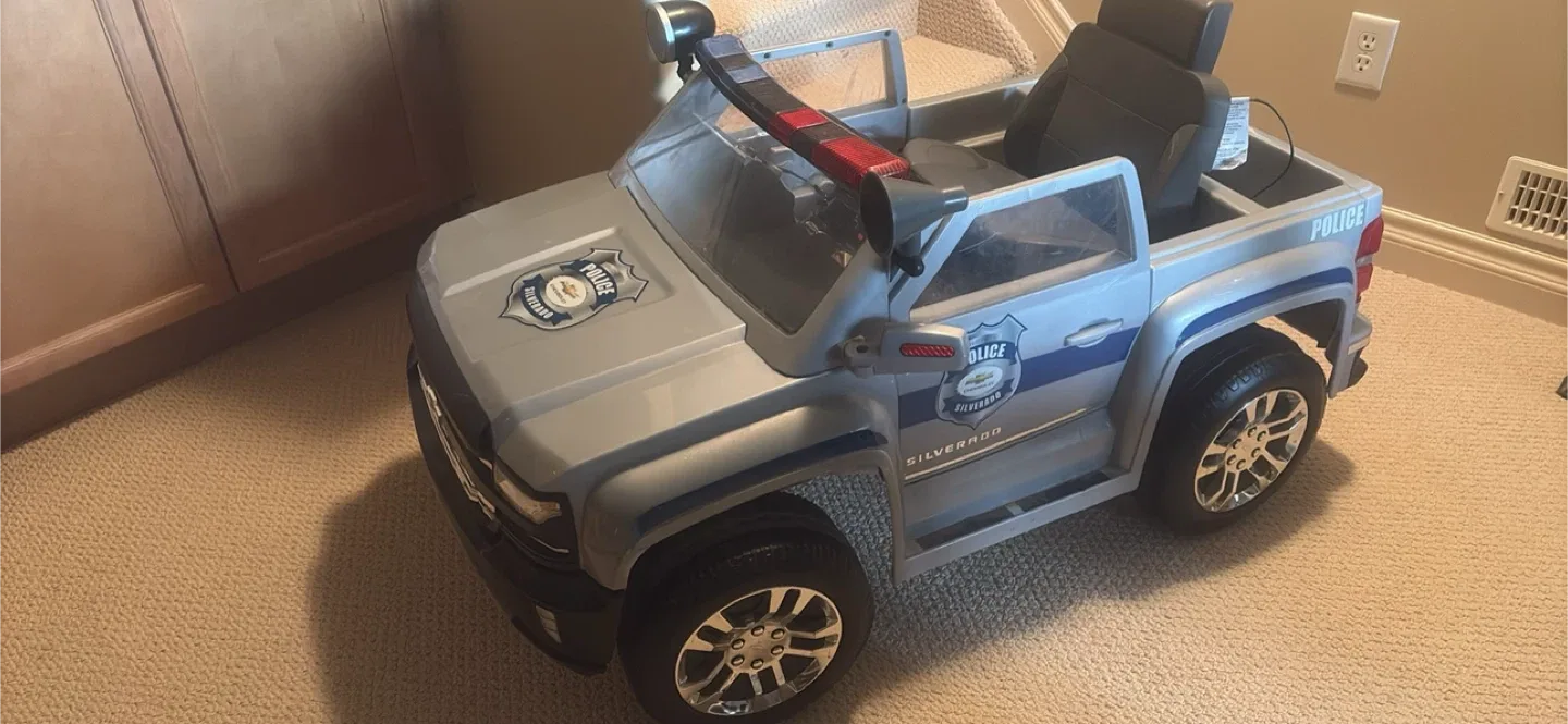 Chevy Silverado Police Ride-On Truck
