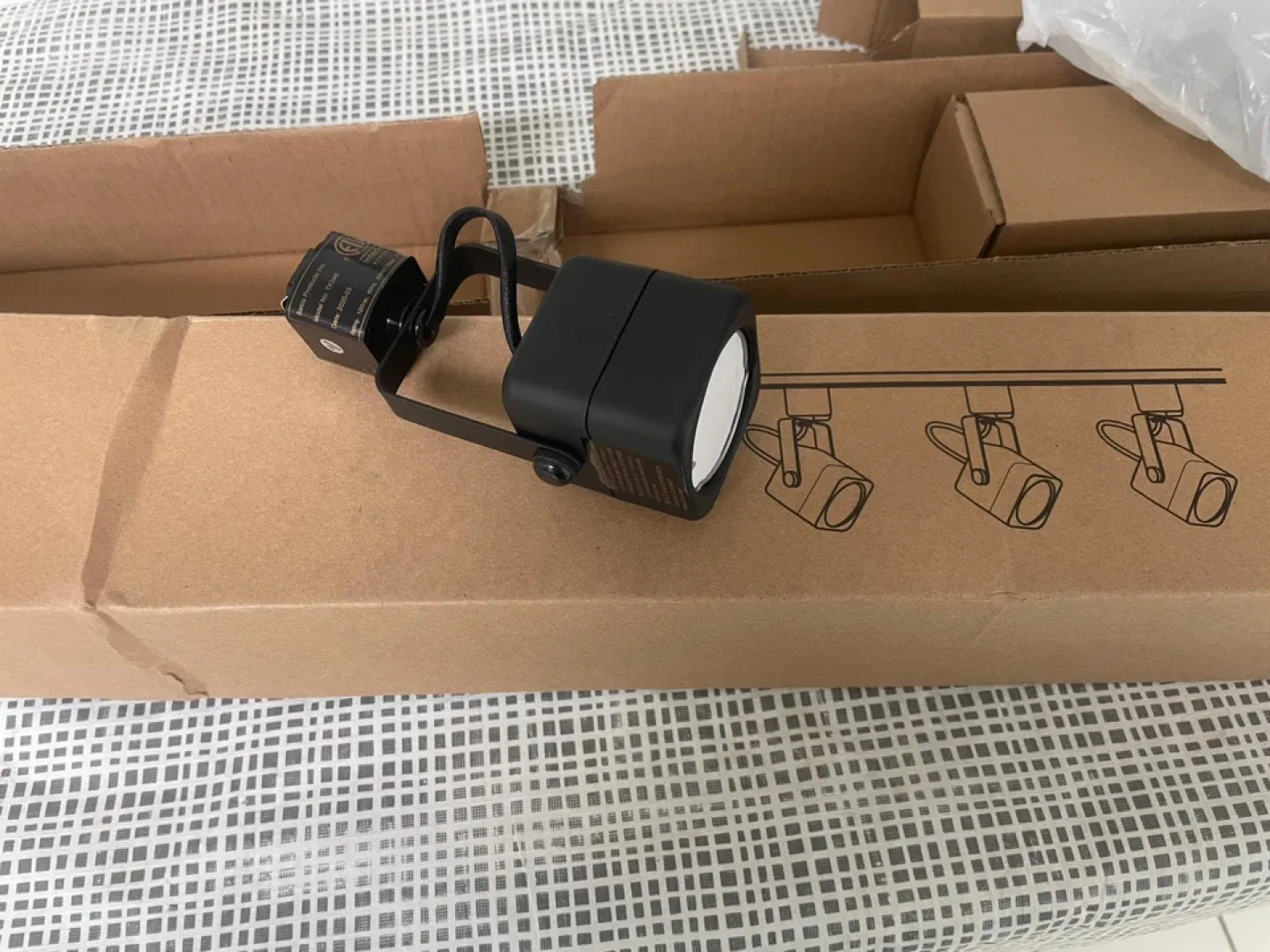 SATCO NUVO MR16 Square Black Neuf! image indicator(3)