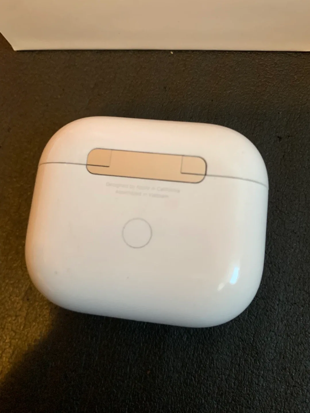 Apple AirPods 3rd Generation image indicator(2)