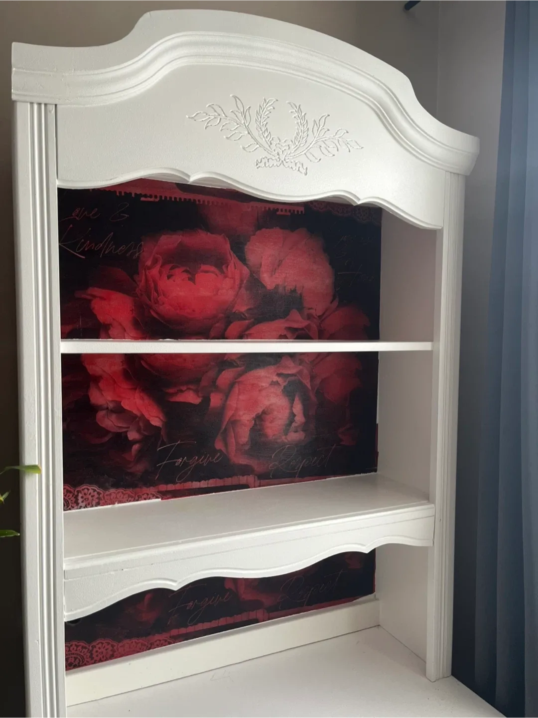 White Hutch with Drawers image indicator(3)