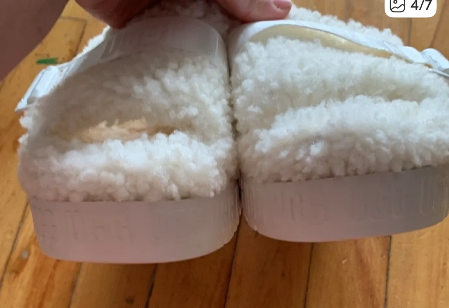Brand New UGG Fluffita White Slide Platform Sz 8 image indicator(4)