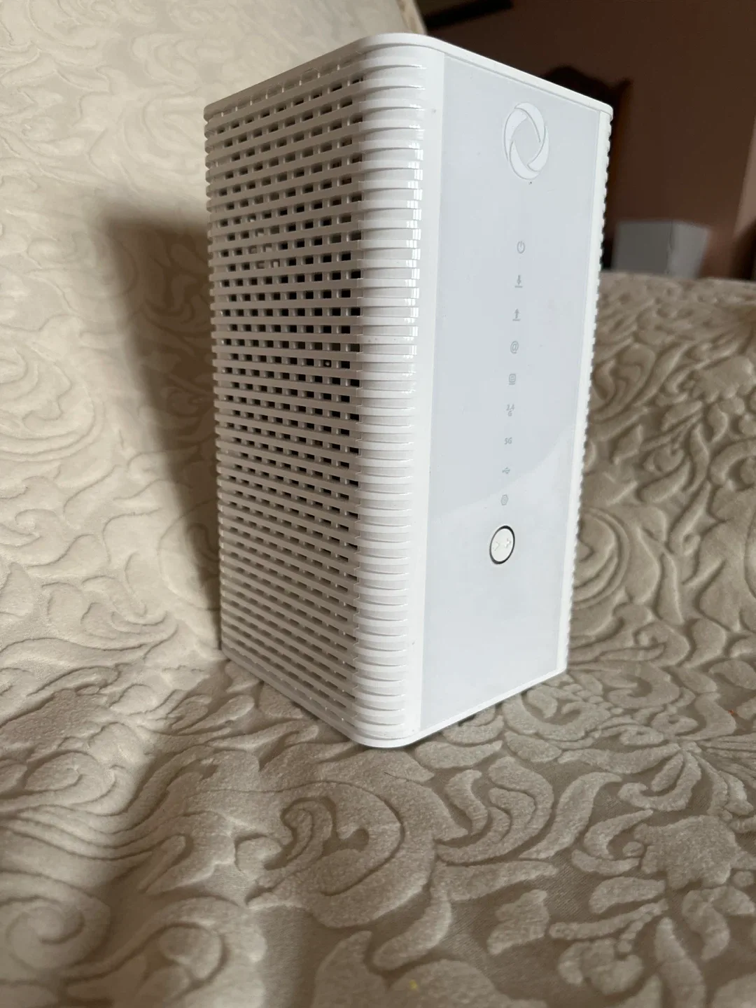 Hitron CODA-4682 Modem image indicator(2)