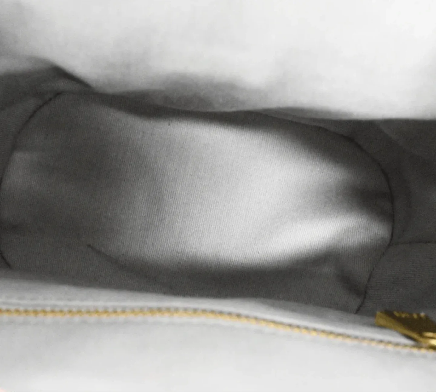 Danse Lente Bucket Bag with Top Handle image indicator(6)