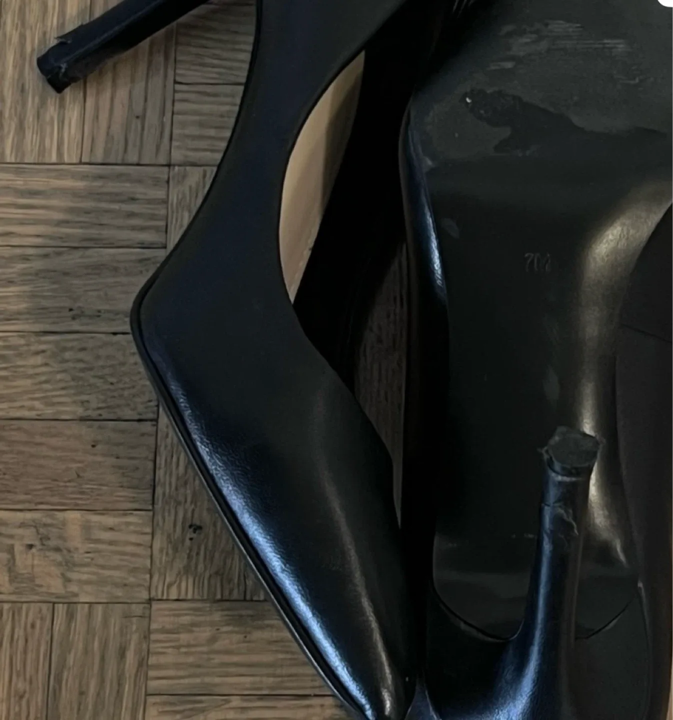 Guess Black Leather Point-Toe Stiletto image indicator(7)