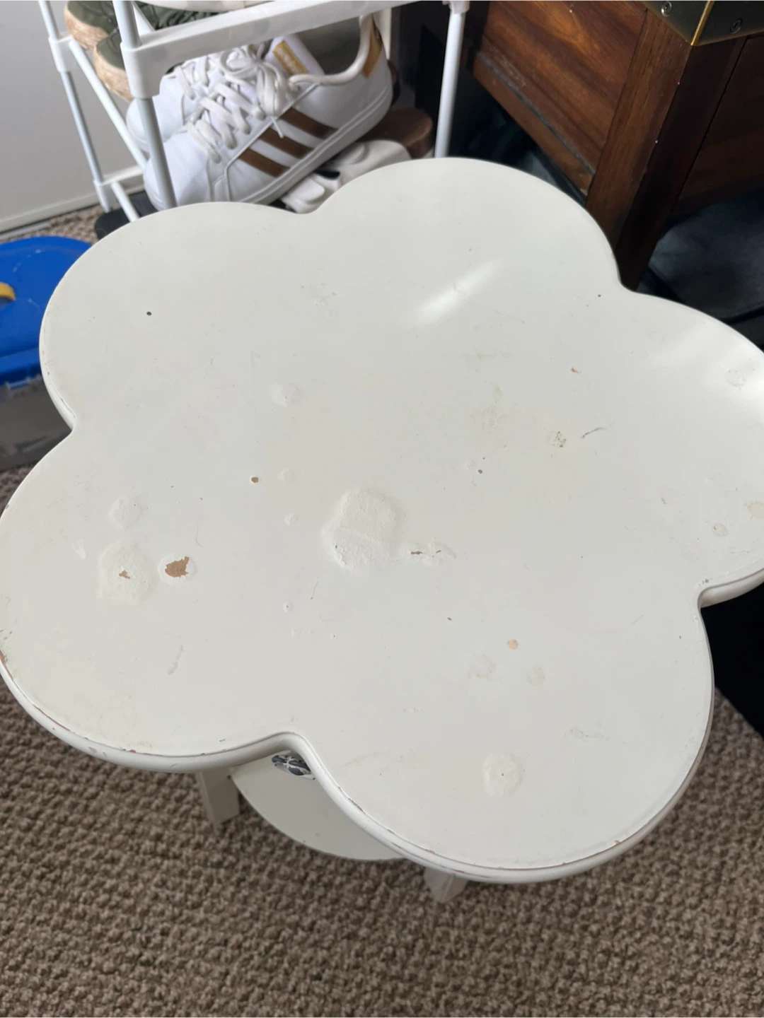 White Flower Shaped Side Table with Drawer - photo 3