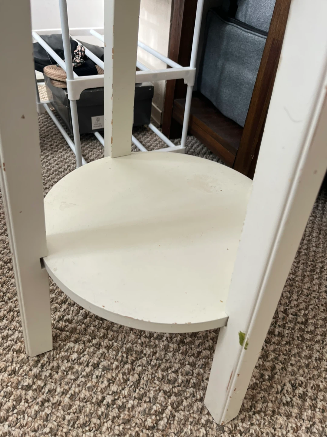 White Flower Shaped Side Table with Drawer - photo 2