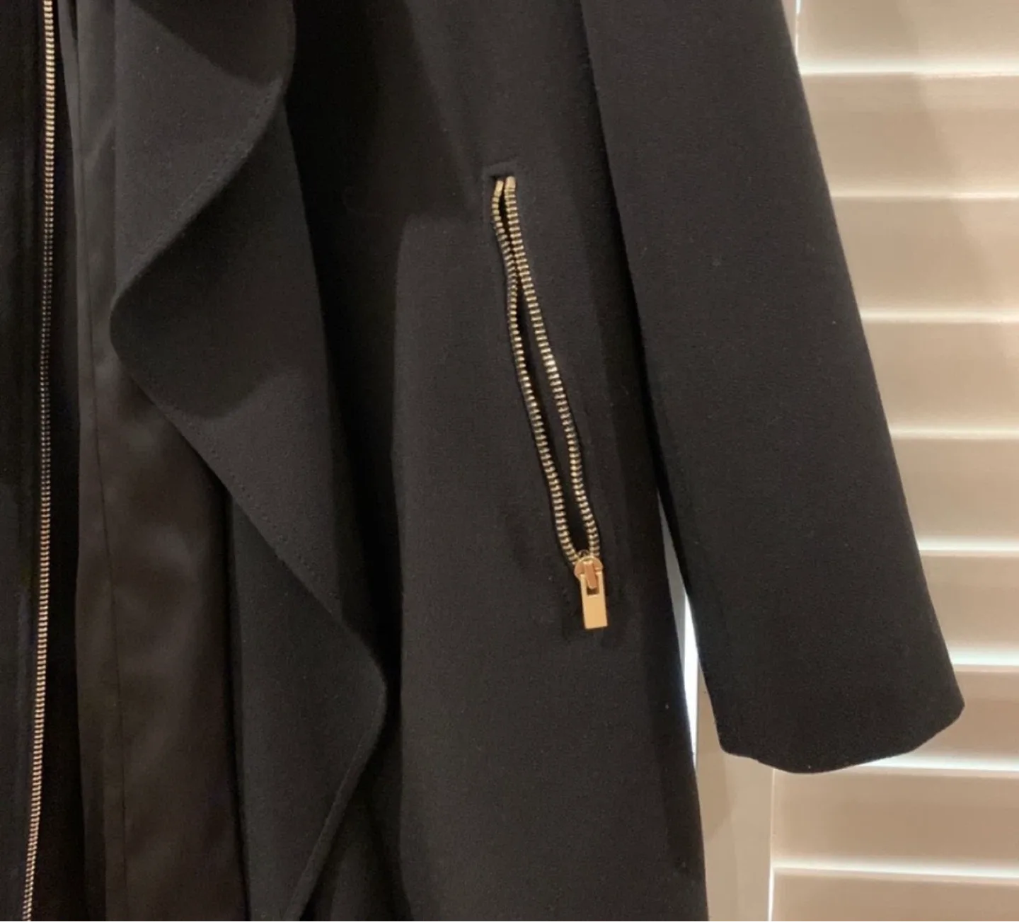 Club Monaco Roenna Collarless Black Trench image indicator(6)