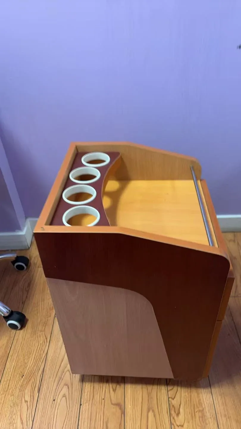 Salon Furniture: Spa Chair & Manicure Table image indicator(3)